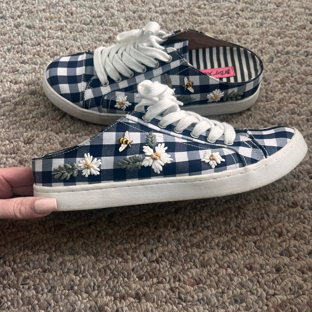 Betsey Johnson Edna